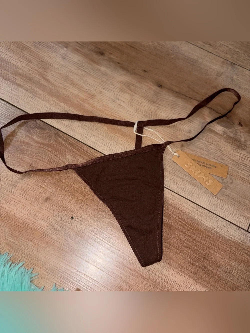Skims Thong in color cocoa size XL